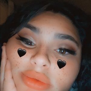 Meet your Posher, Chloe